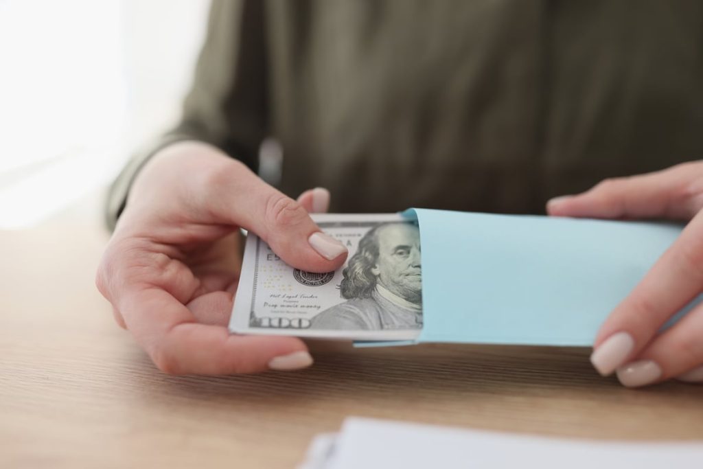 Top dividend paying energy stocks for long term growth amid global challenges