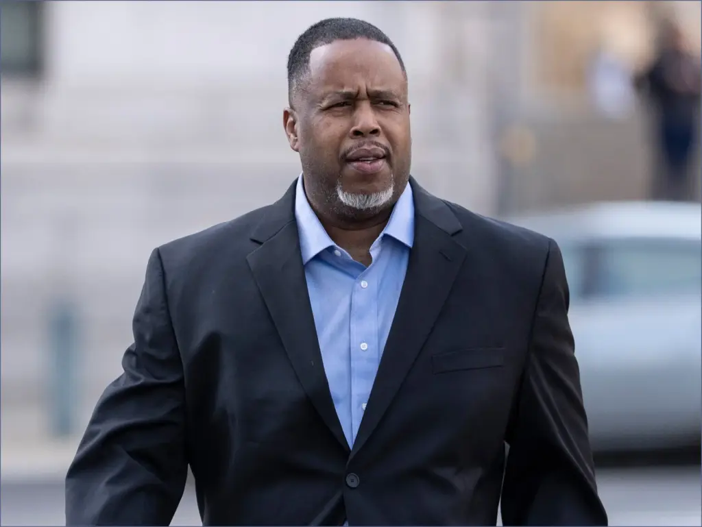 Damon jones becomes first ex nba player to enter guilty plea