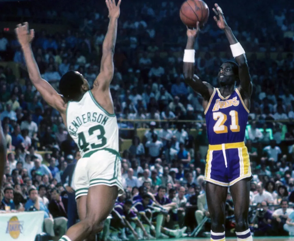 Boston celtics history notes henderson's steal and player birthdays