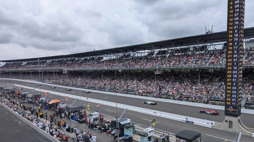 Indy 500 attracts over 350,000 fans amid less chaotic races