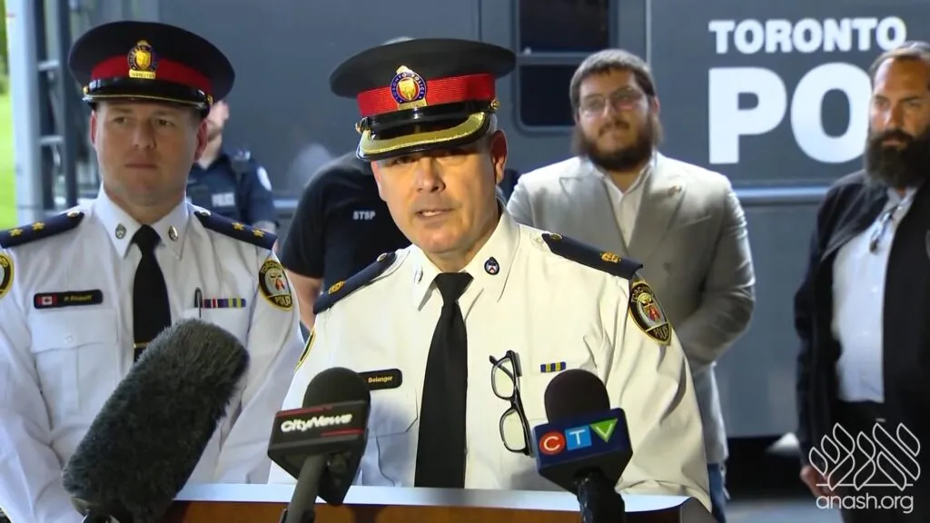 Toronto police find missing teen safe after two week search