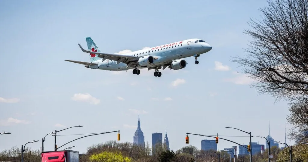 Air Canada-Pilot flog über 900 Flüge ohne gültige Lizenz Air canada pilot flies over 900 flights without valid license