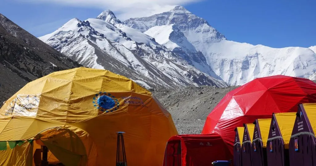 India plans mount everest mission to recover frozen body of