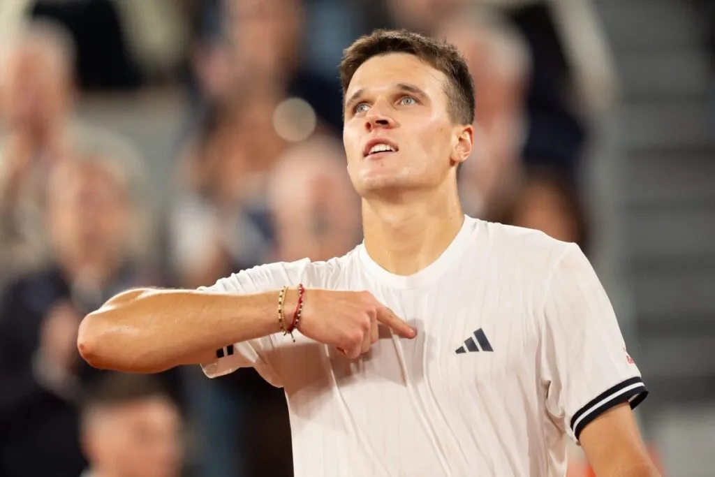 Jakub menšík builds tennis success through calmness under pressure