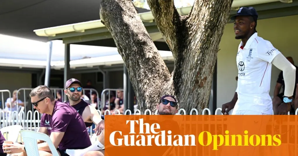Mccullum and key retain england cricket team roles amid rebuild