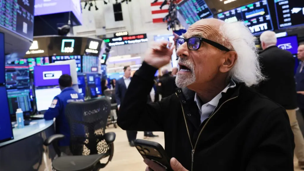 Stock market updates today on cr today