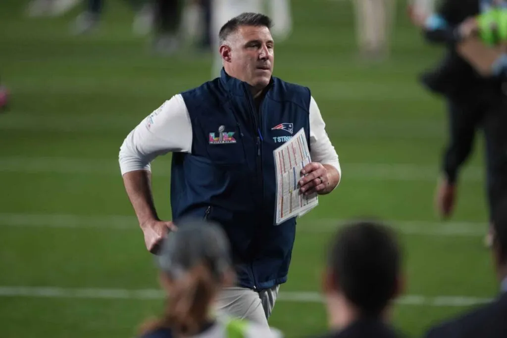 Mike vrabel announces season ending injury for patriots
