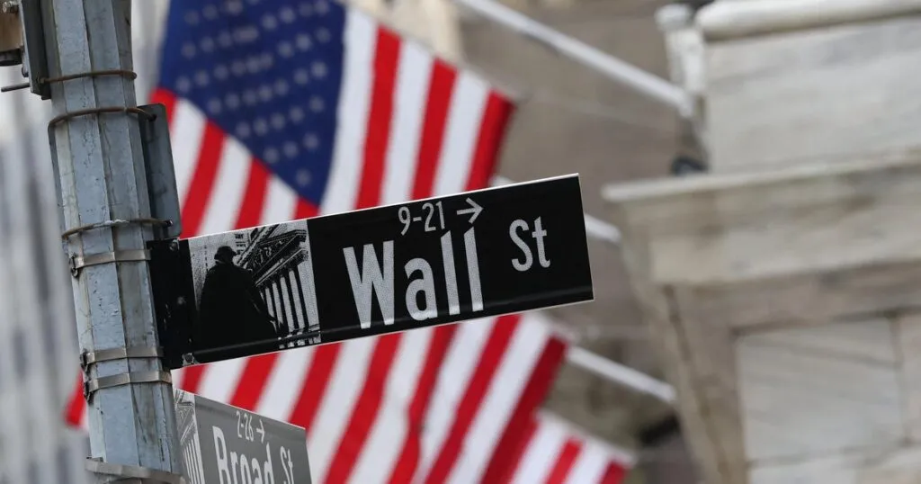 Tech stocks decline for second consecutive day amid selloff