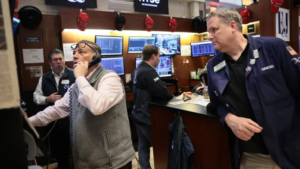 Stock market today provides live updates