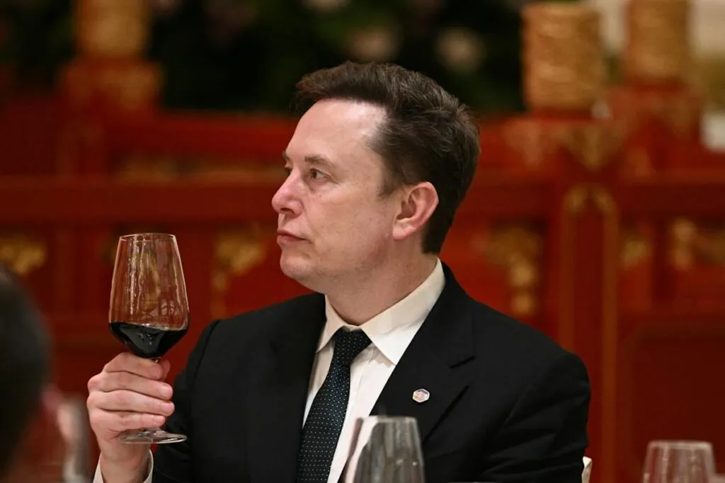 Nobel winning economist warns spacex bulls about bitcoin risks