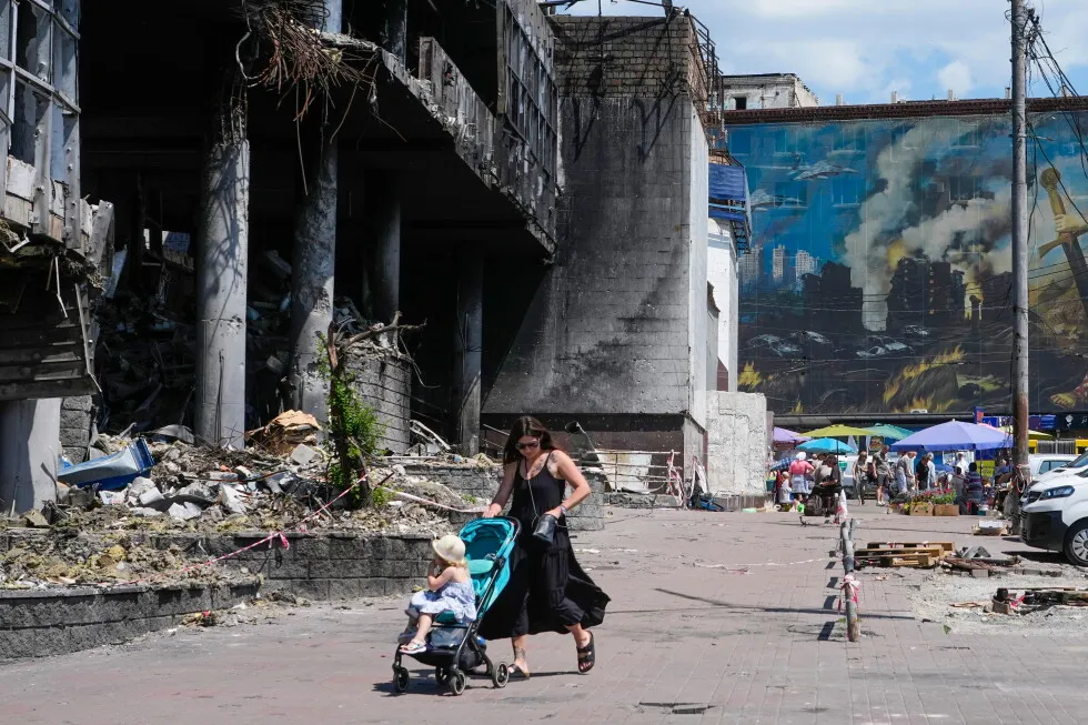 Украина атакует железнодорожный мост в Крыму Ukraine strikes railway bridge to crimea
