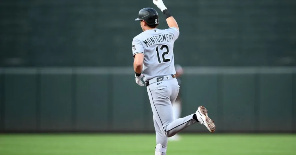 White sox score 7 runs in 3rd inning, defeat orioles